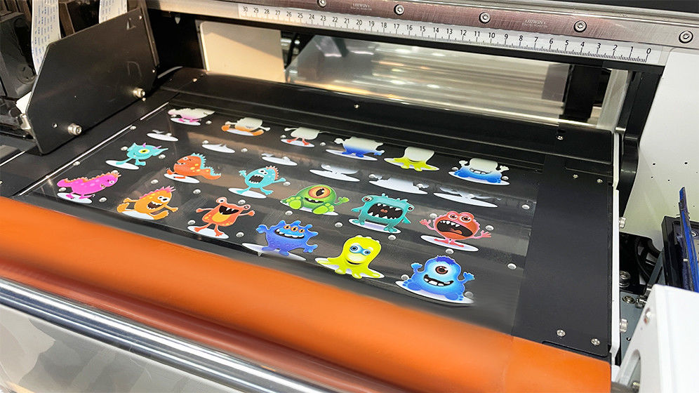 Imprimante A3 UV DTF avec laminateur à rouleau à rouleau tout en un Imprimante A3 UV DTF pour autocollant