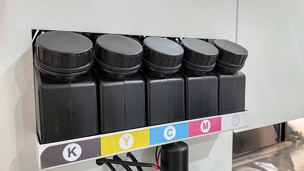 Imprimante A3 UV DTF avec laminateur à rouleau à rouleau tout en un Imprimante A3 UV DTF pour autocollant